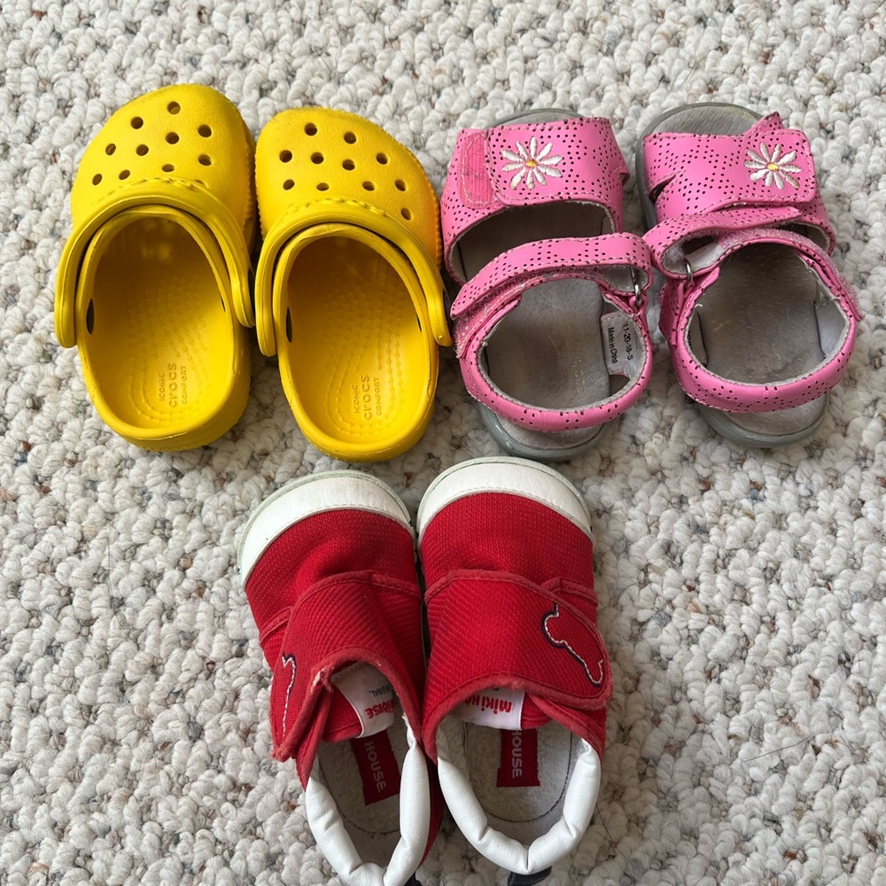 12 month -18 month baby shoes/Walker (4 pairs)